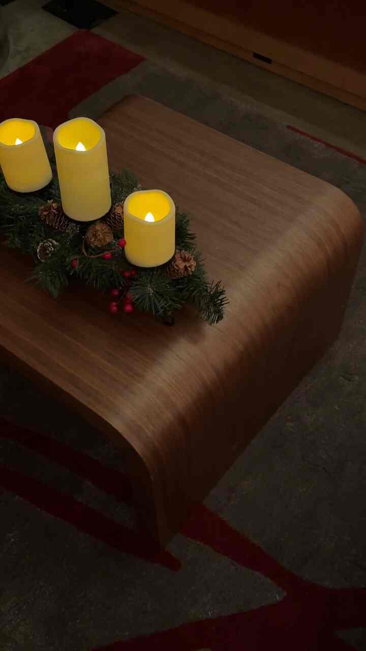 Coffee table christmas details! #coffeetable #Christmasprops #mcm