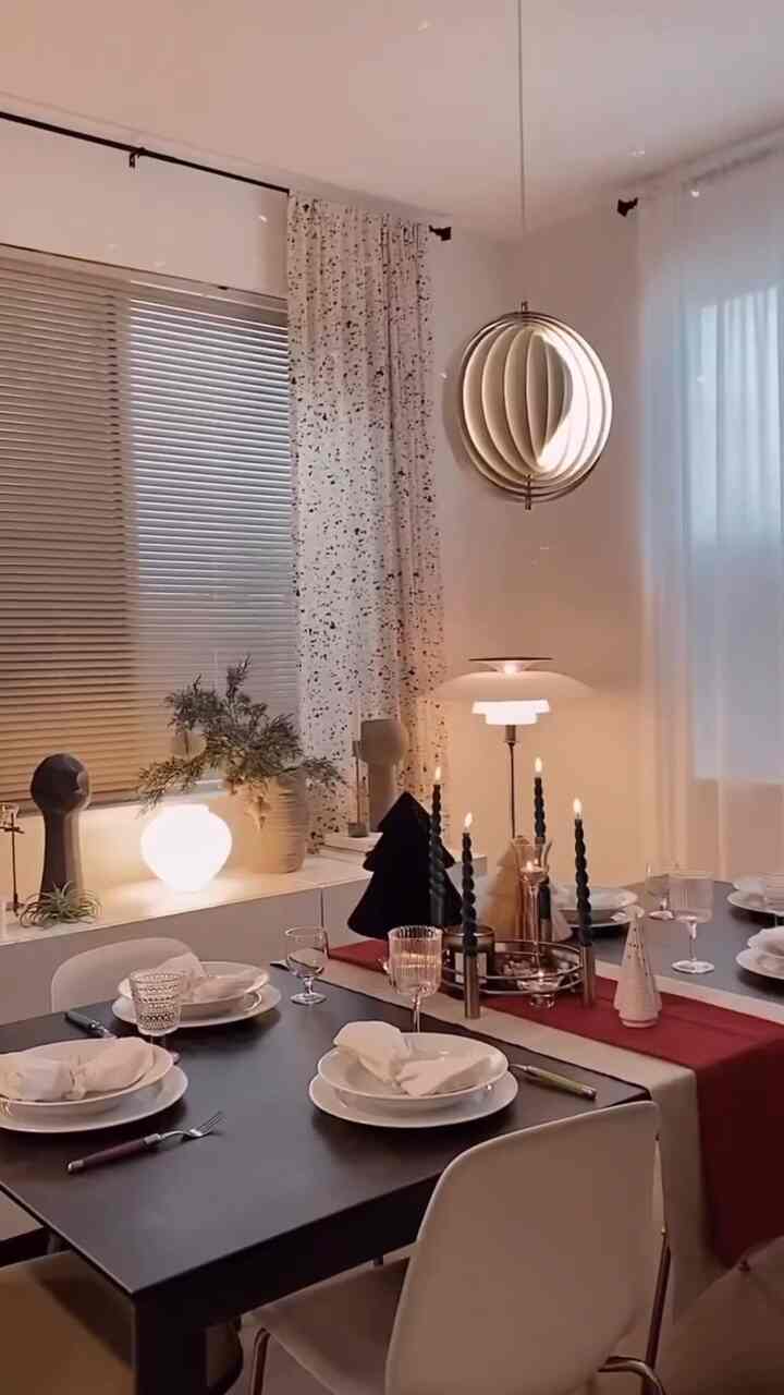Christmas home party 🌲


#christmas #ChristmasHomeParty #Christmasprops #christmasparty #christmasdeco #diningtableinterior #diningtable #diningroom #diningspace #homeparty #tablerunner #candle #candleholder #lightinginterior #lighting 