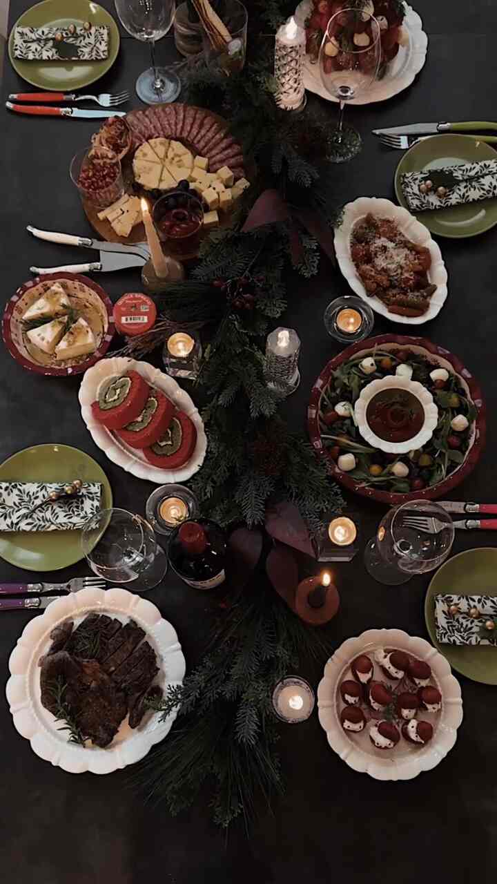 Christmas home party 🎄


#christmas #ChristmasHomeParty #christmasparty #Christmasprops #christmasdeco #homeparty #dinner #diningtable #diningspace #plate #wineglass #candle 