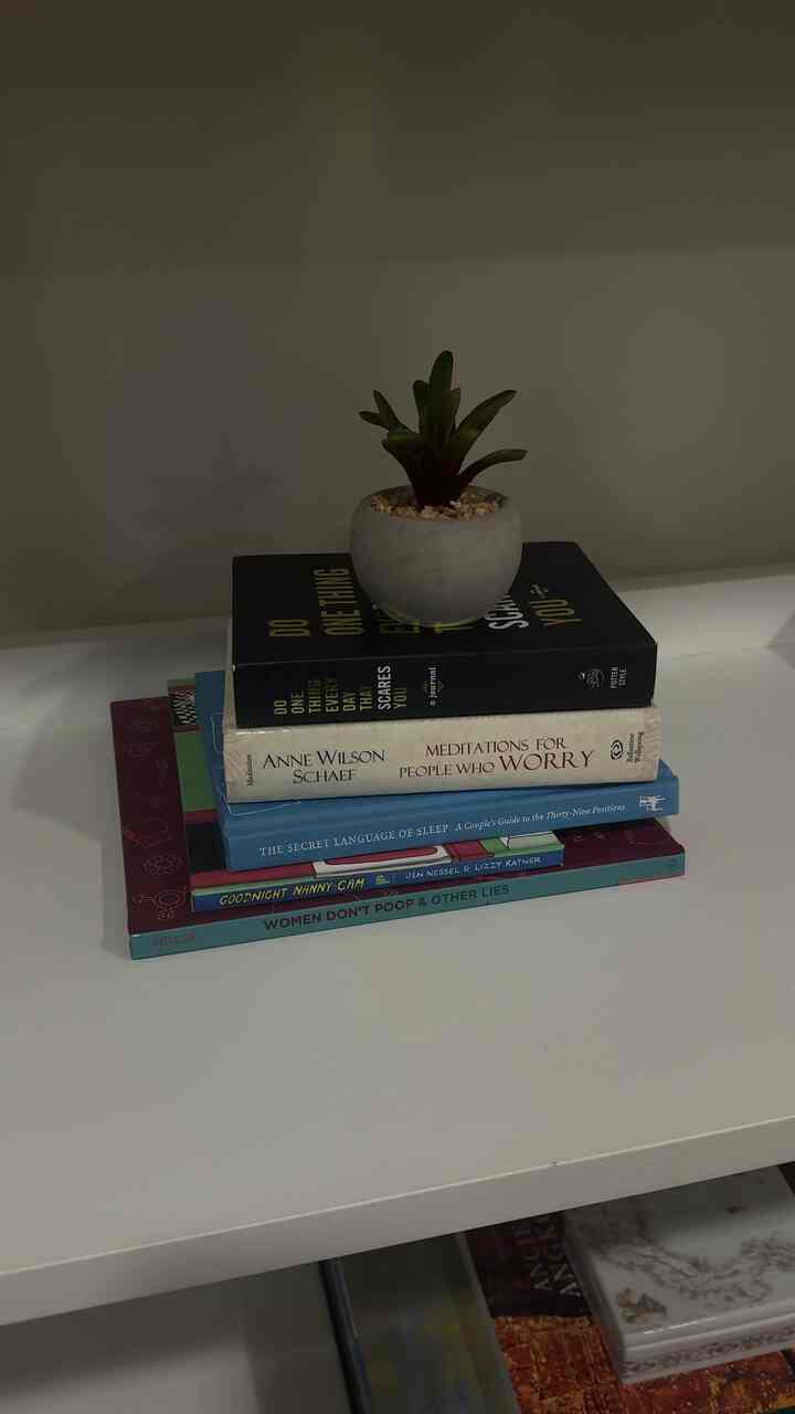 Penataan rak buku #moderninterior #modernlivingroom #bookshelf