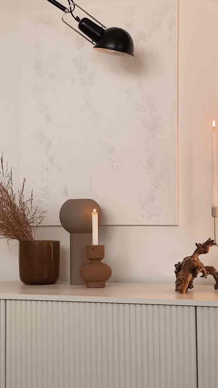 Console styling🤎


#livingroom #livingroominterior #livingroomdecoration #console #styling #cabinet #interiorprops #homedecor #homestyling #vase #candleholder #canvasframe 