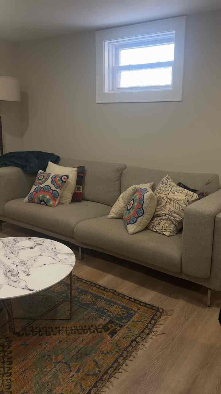 Modern and simple living room #moderninterior #livingroom #marbletable 