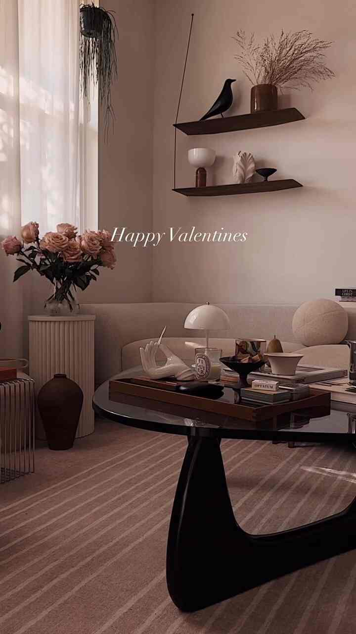 Happy Valentines ♥️ 🌷


#Valentinesday #Valentinesdecor #livingroom #livingroominterior #flower #flowerinterior #lightingconstruction #lamp #lighting #homedevor #homestyling 