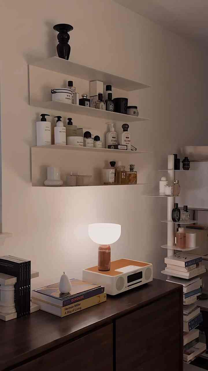 The nighttime ambiance of my bedroom.


#bedroom #bedroominterior #bedroomdecor #shelf #wallshelf #bookshelfinterior #bookshelf #lamp #Bluetoothspeaker #sideboard 