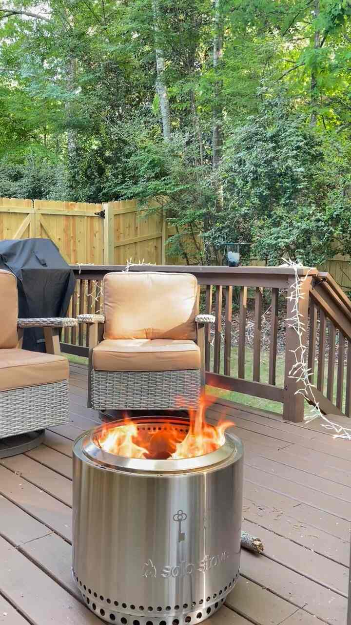 Who needs a road trip when the deck feels like a cozy cabin getaway? 🏕️🔥 

#solostove #fireplace #patio #deck #rockingchair #housewithyard #housedecorationitems #housewithyard #집꾸미기 #인테리어 #오늘의집 #데크 #불멍
