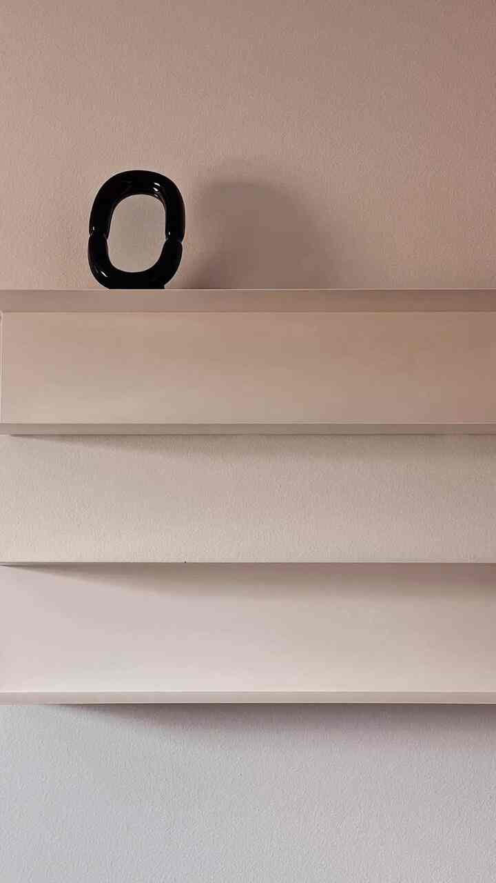 Menata ulang rak parfum.
Mickey yang lucu!!

#rak #shelfinterior #shelfdecoration #Organize #fragrance #perfume #Interiorprops #candle #lamp #ikea #ikeashelf #shelfie