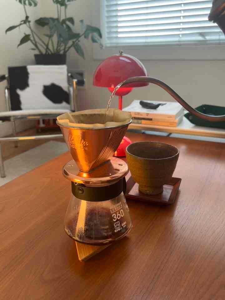 Morning coffee. #livingroominterior #livingroom #livingroomdecor #coffee #coffeetime #coffeetable #morningcoffee #morning 