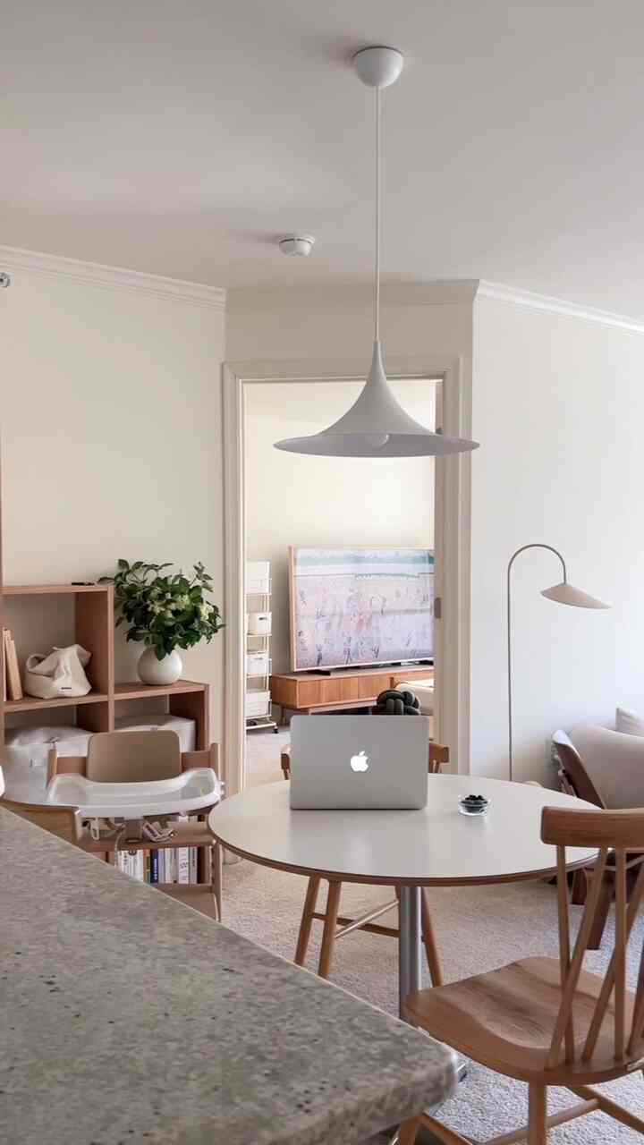 A day with a clean house and a baby around is a rare sight—had to capture it!😂

#livingroominterior #livingroom #beigeinterior #beigetone #cozy #babymat #lightingstand #light #lightinginterior 