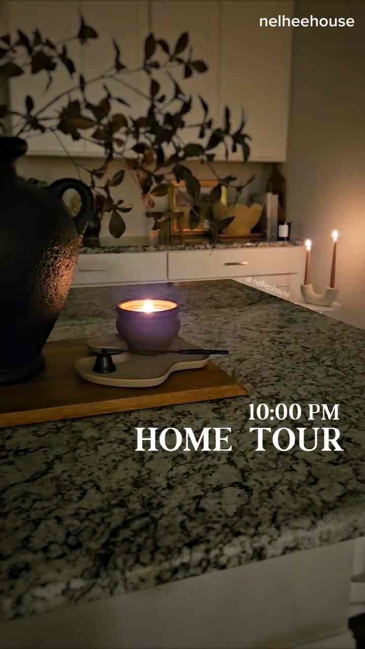 Cozy mini home tour at 10pm. Cozy, quiet, calm🤎
#hometour #relaxingvibe #livingroominterior #kitcheninterior #candle #lightinginterior #entranceinterior #cozyroom