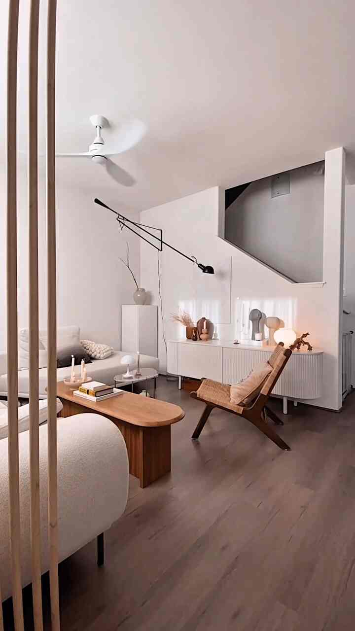 Busy milo 🐶

#hometour #roomtour #livingroom #livingroominterior #livingroomdecoration #dog #loungechair #bench #sideboard #lamp #ceilingfan #vase #pedestal 