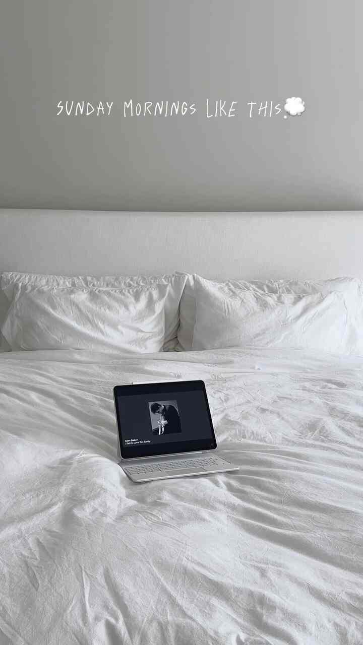 Crisp white bed sheets & Chet Baker on repeat🤍
#minimalinterior #minimal #cozybedroom #whiteinterior #bedroom #bedroominterior #bedroominspo #scandinavian #whitebedroom #bedroomdesign 