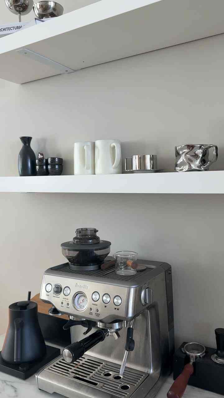 Chrome living 🩶🖇️ #minimal #japandi #mugs #coffee #chrome 