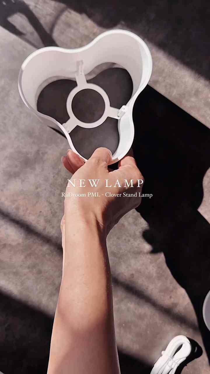 New Lamp 🖤


#livingroom #livingroominterior #livingroomdecoration #lamp #lighting #lightinginterior #moodlighting #coffeetable #spring #springinterior #springdecor #shelfdecor #potable 