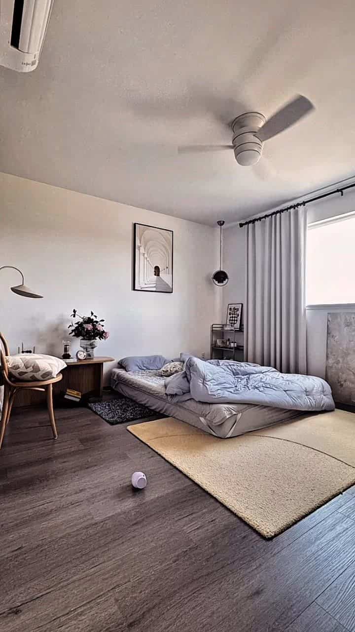 Bedroom reset.

#bedroom #bedroominterior #bedroomdecor #homedecor #beddinginterior #bedding #curtainstyling #poster #posterframe #rug #chair #cushion #bench #vase #flower #lamp #lighting #lightinginterior #japandi 