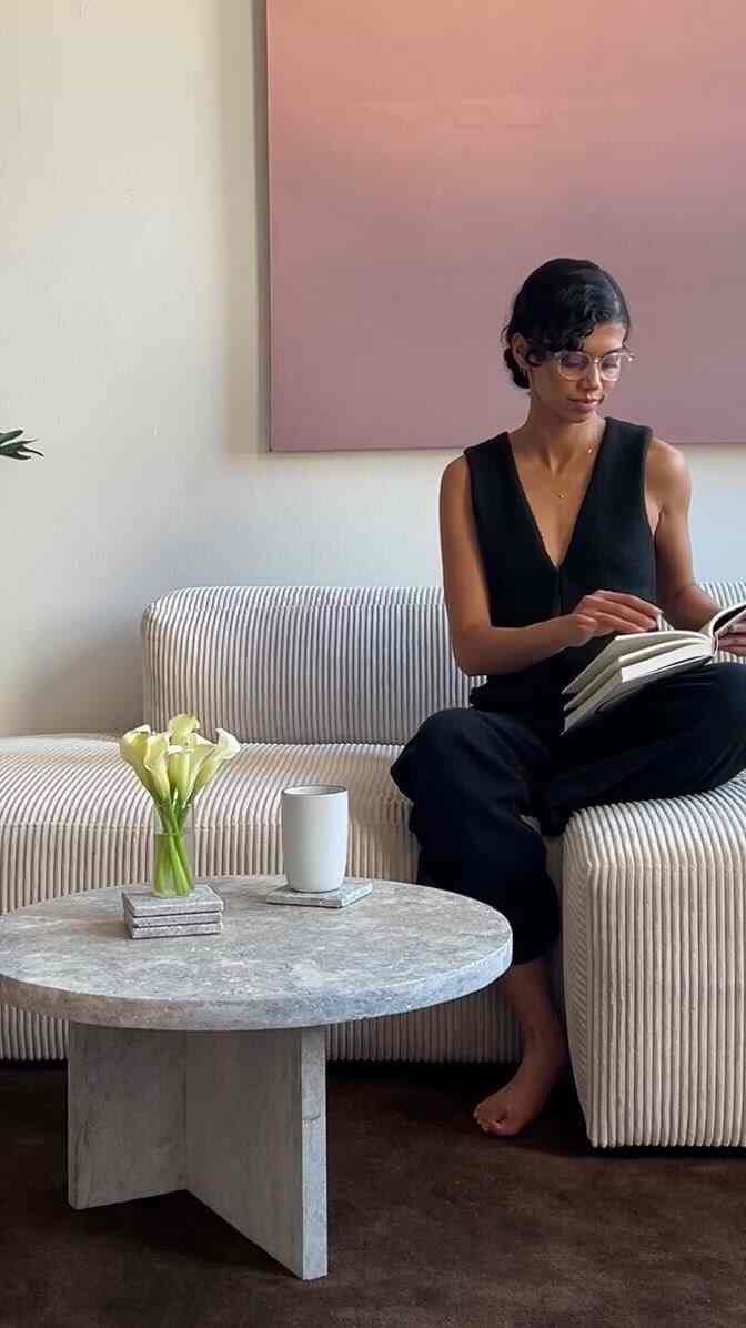 Reading this afternoon #livingroom #cozy #stylingtip