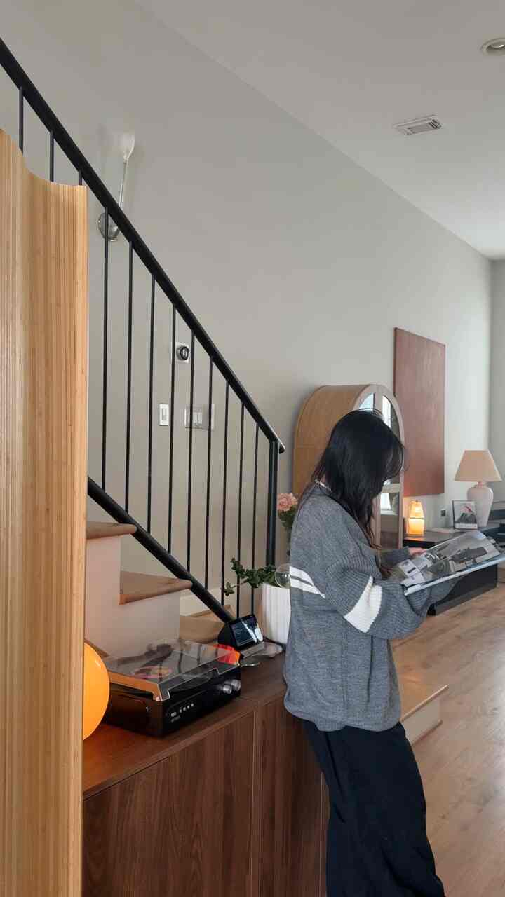 Because your space should feel as calm as it looks.
☁️ #ScandiStyle #JapandiVibes #InteriorDetails #CalmCorner #SereneSpaces