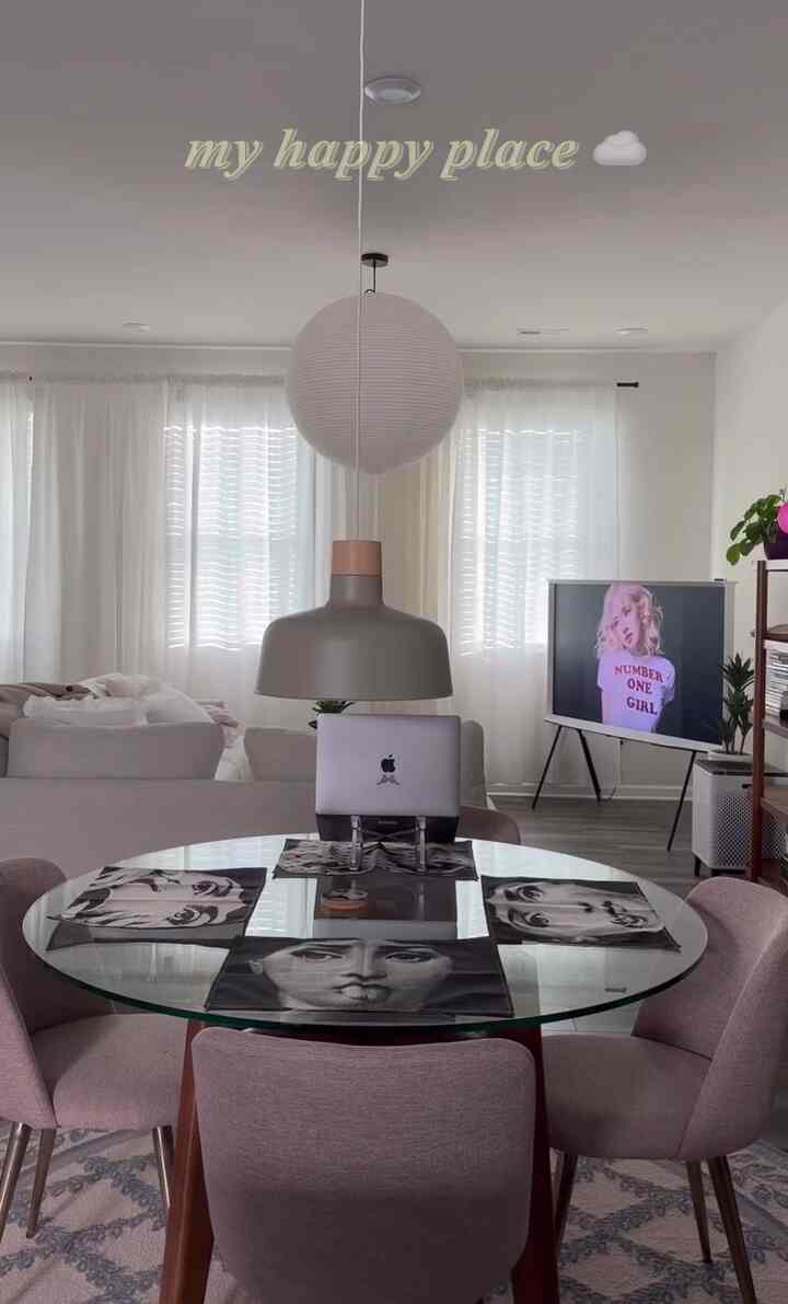 The number one place in my heart ☁️ 

#InteriorDesign #HomeDecor #InteriorStyling #LivingRoomInspo #ModernLiving #CozyHome #MinimalHome #NeutralInteriors #InteriorGoals #HomeVibes #CuratedSpaces #DailyInteriors #DesignInspo #SoftInteriors #CalmLiving #MyMaisonStyle #StyledSpaces #DreamHome #Ohouse #오하우스