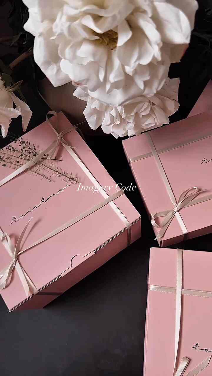 Lovely tablewear 💗

#diningroom #diningroominterior #plate #bowl #cutlery #flower #flowerarrangement #unboxing #tableware #tablewareset 