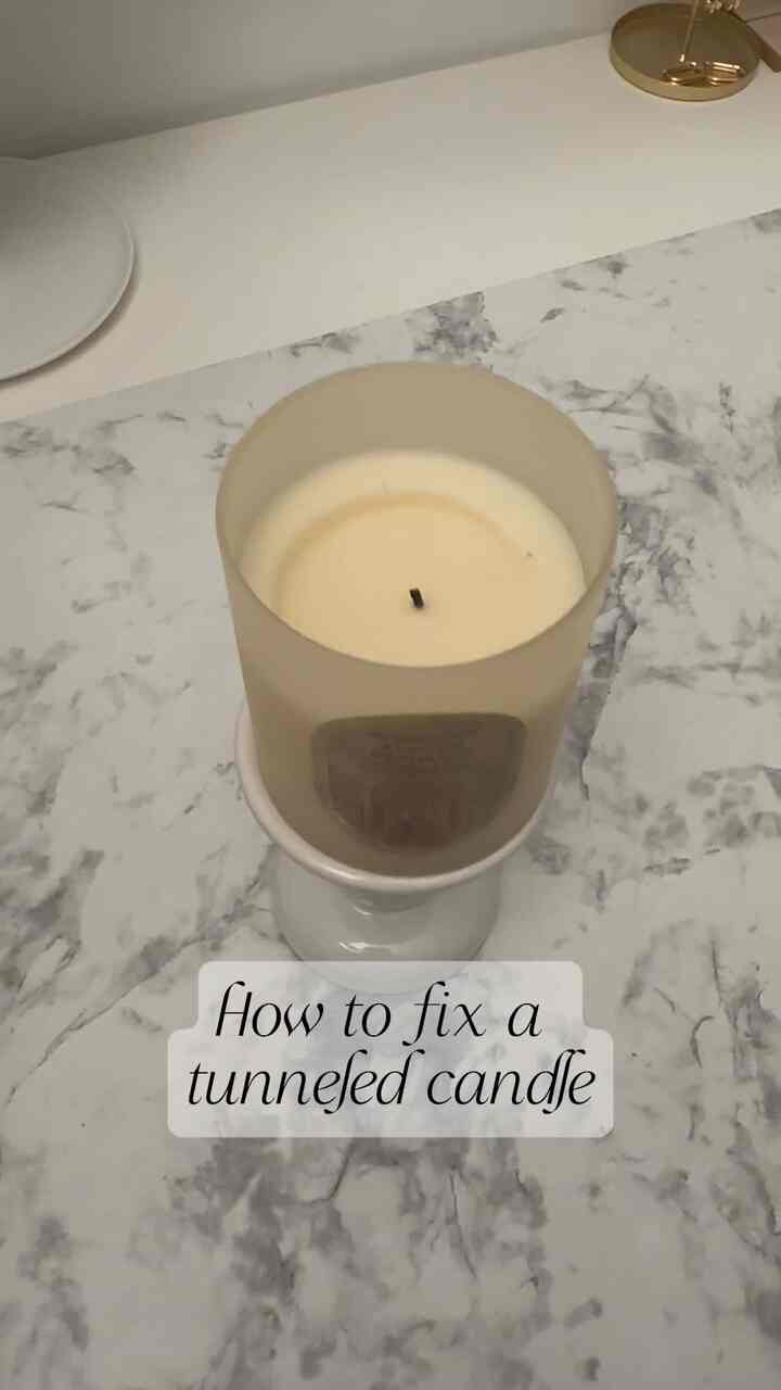 Tip on how to fix a tunneled candle. Make sure to adjust the time by checking in on the candle every 30 mins to an hour! 🫶

#tip #hack #tunneledcandle #candle