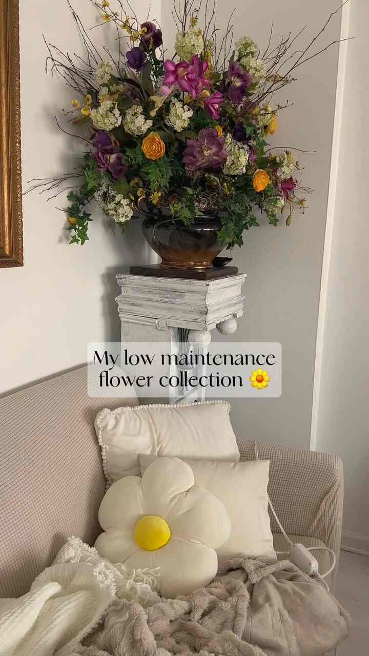 My low maintenance flower collection! I love how easy it is to maintain faux and dry flowers. I particularly love functional items too like my flower cushion. 🌼

#myfavoritecollection #designobsession #styledspaces #interioraddict
