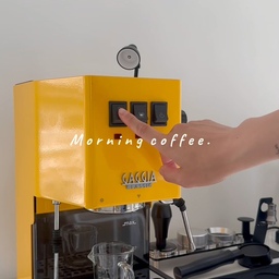 Slow mornings, fresh coffee, and a corner that feels like me ☀️
Loving this little home café setup.
#HomeCafe #CozyVibes #summerdeco #homecafe #summerhomedecor #Espressomachine #coffeecup #coffeemachine #coffeetime #ikea #ikeatable #coffee #cafe #simpleinterior 
