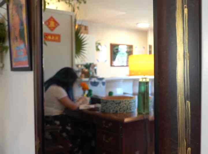 Here’s a shot of my home office from a mirror! I try to journal when I remember to :) #maxmalism #homeoffice #colorfulinterior