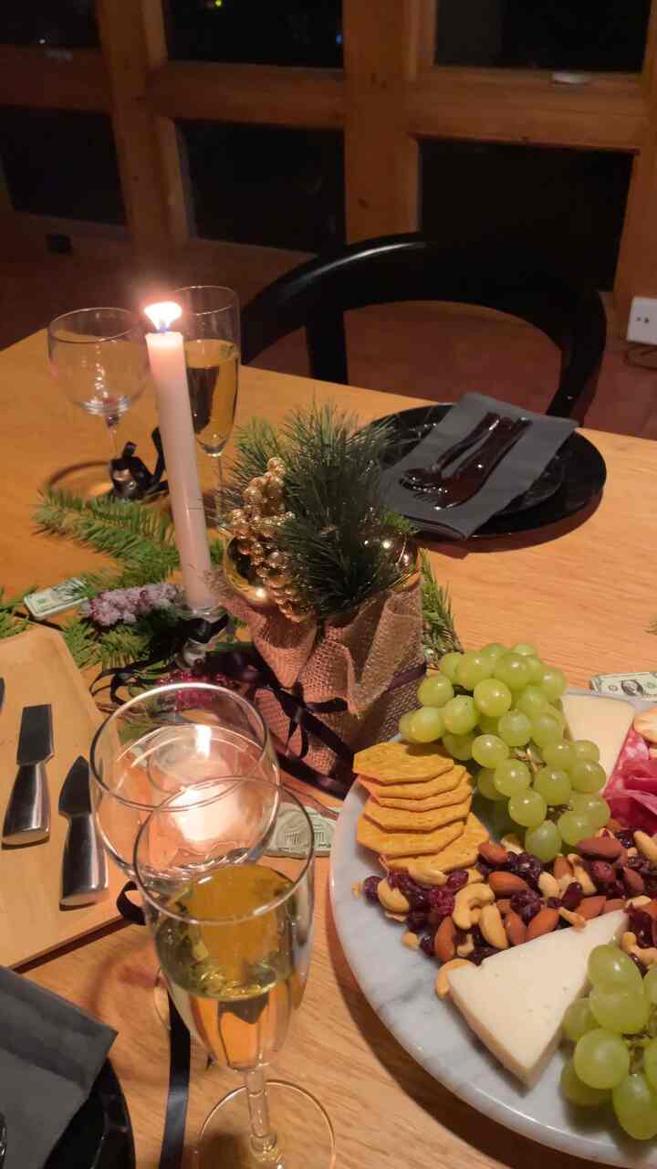 The perfect holiday spread #holidaydinner #holidaydecor