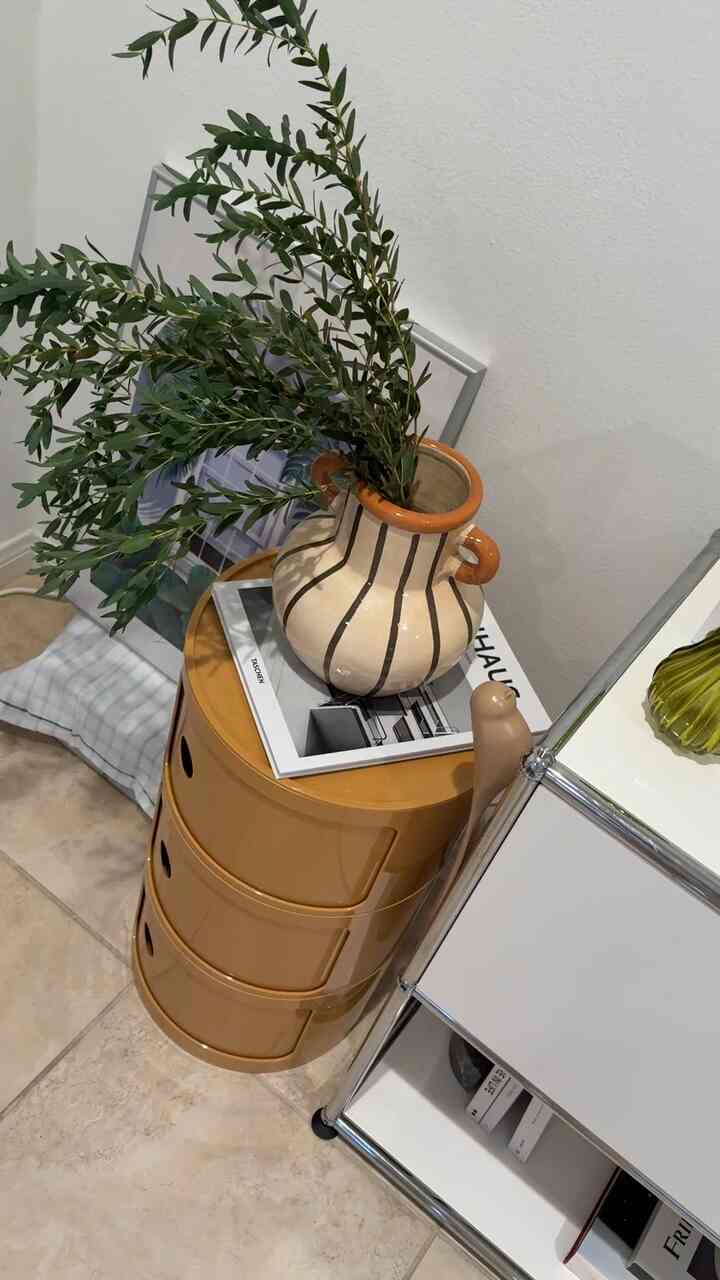 Pretty #roundnightstandstorage 🤎