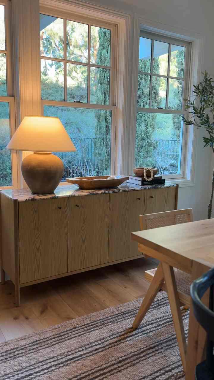 Sodeboard styling vjdeo. #modernorganic #moderndesign #interiordesigninspo #sideboardstyling