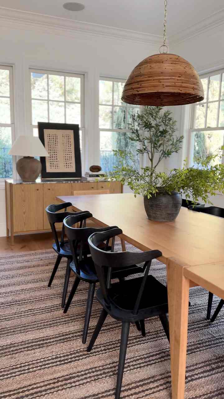 Dining room styling video. #artworkstyling #moderndining #interiorstyling #interiordesign
