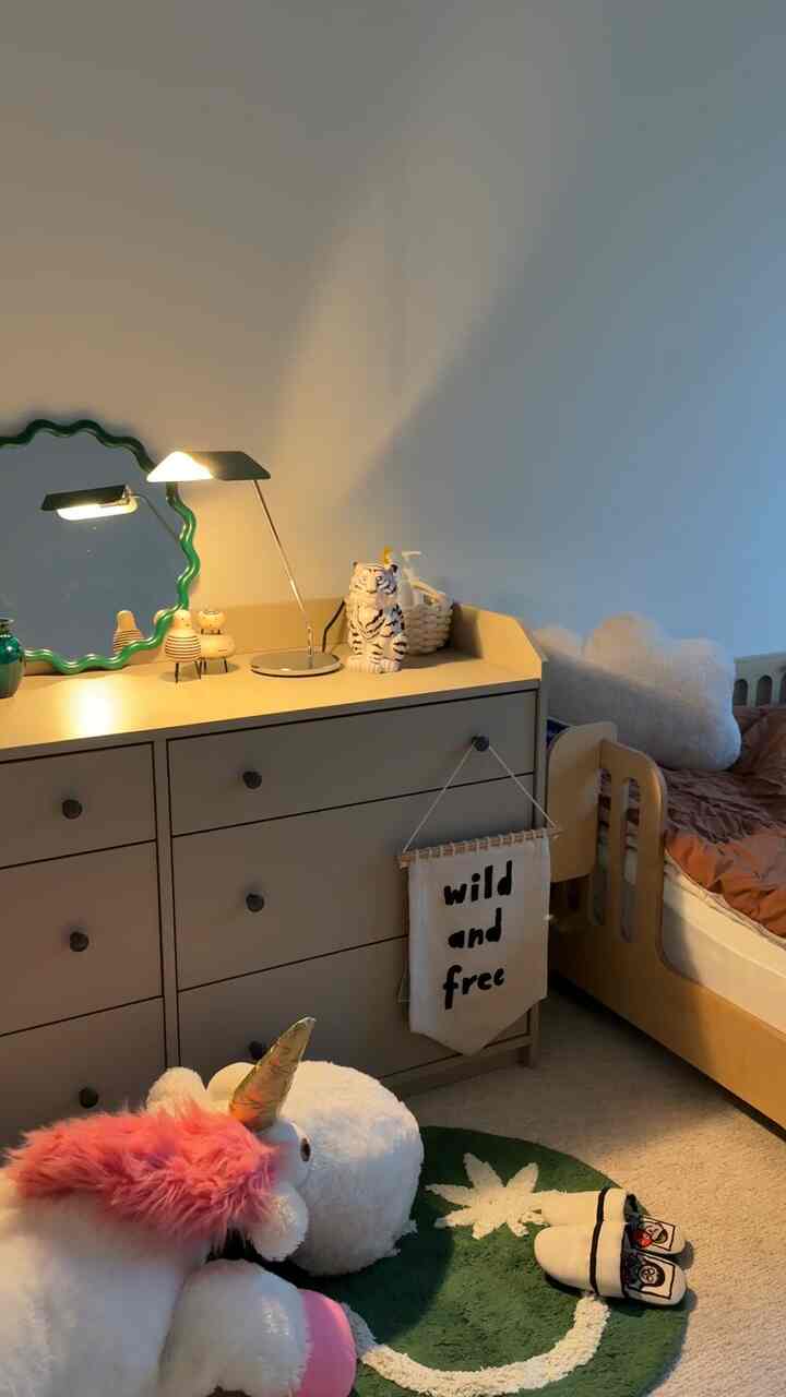 Cozy Kids Room 💚
#nightview #cozyroom #kidsbed