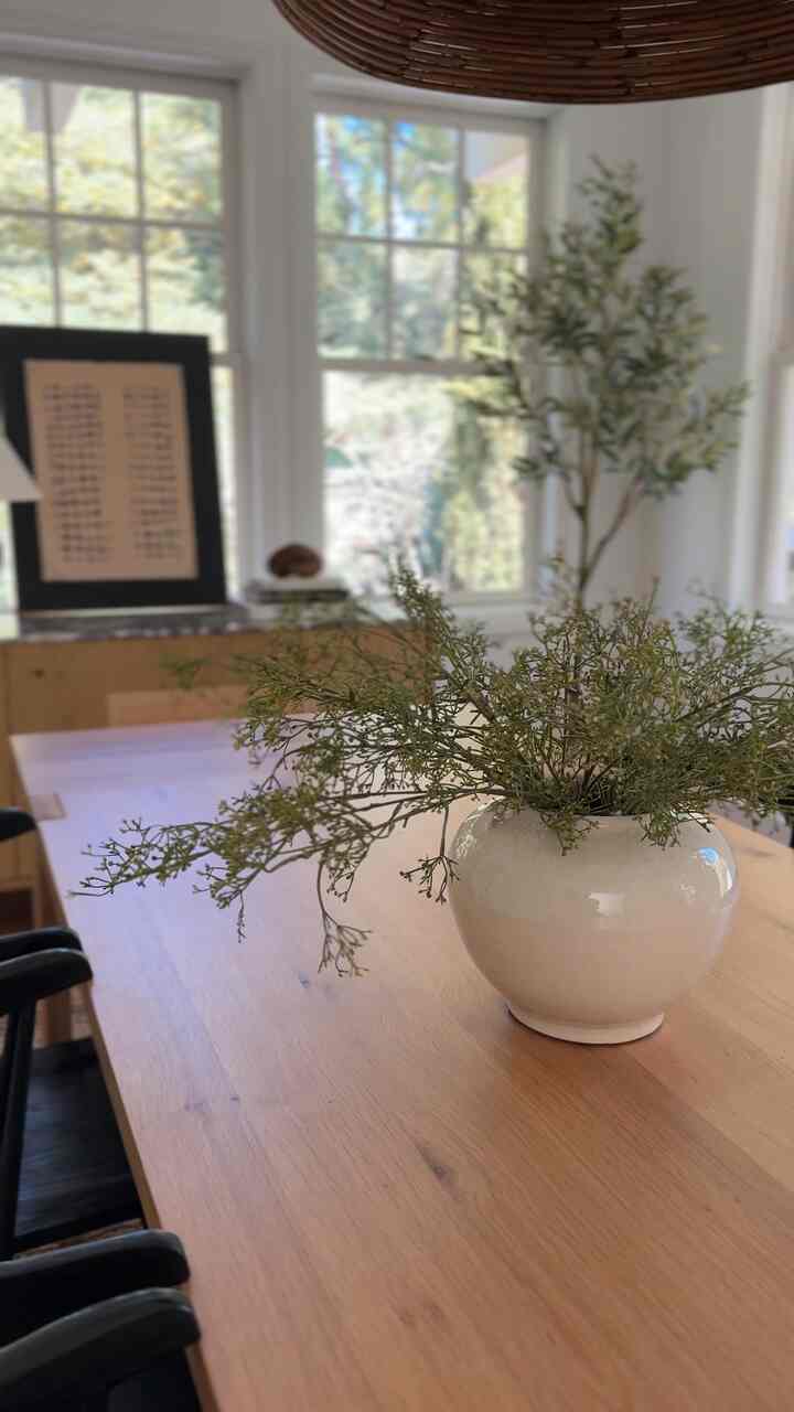 Modern organic dining room design. #modernkitchen #diningroomdesign #vintagedecor