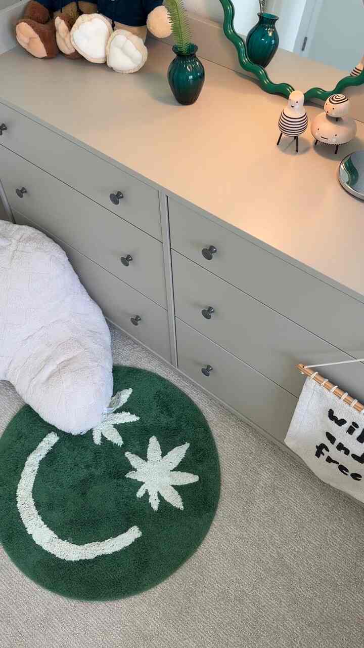How to decorate your child’s room for #spring 💚

#kidsroominterior #kidsmat #playmat #playroom #drawer #beige #green