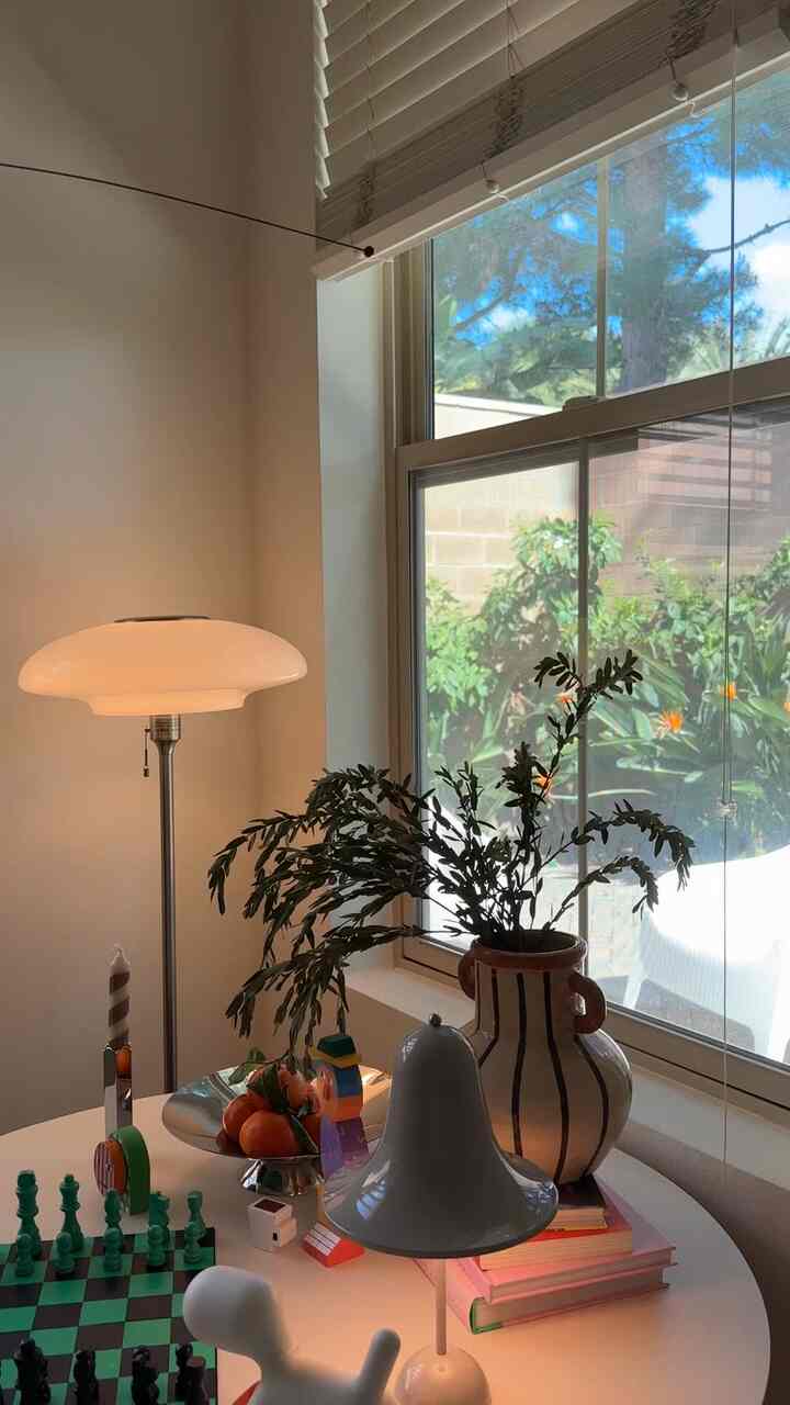 Like the soft #spring sunlight, bringing #warmth and change into the home.🌼