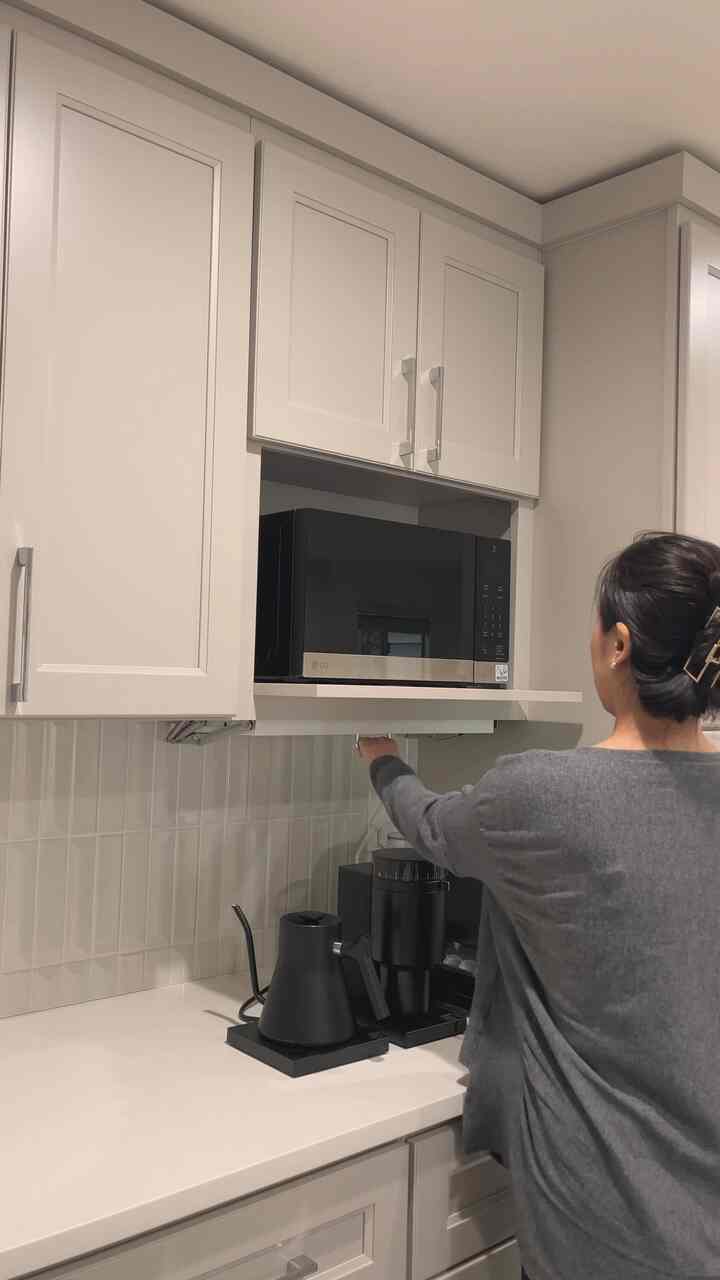 A simple lunch with a homemade sandwich.
#homecooking #sandwich 