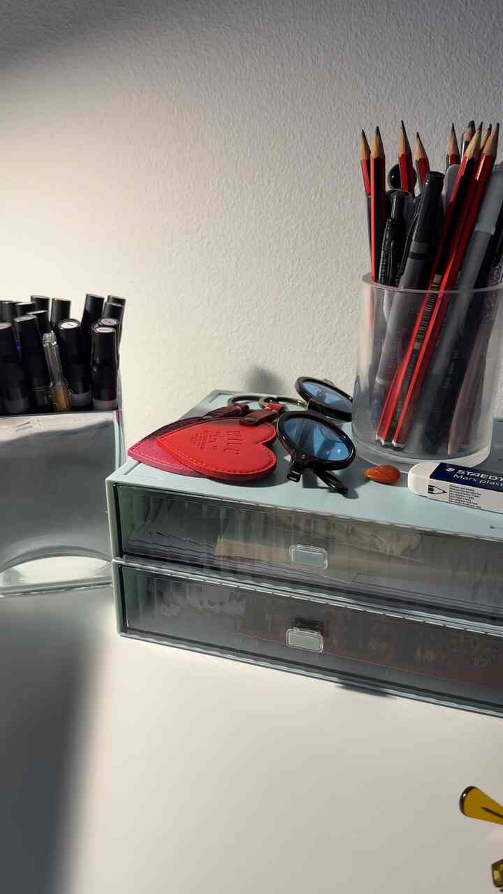 My apartment color palette includes shades of blue and red, even down to my desk details! #red #blue #colorpops #officedetails