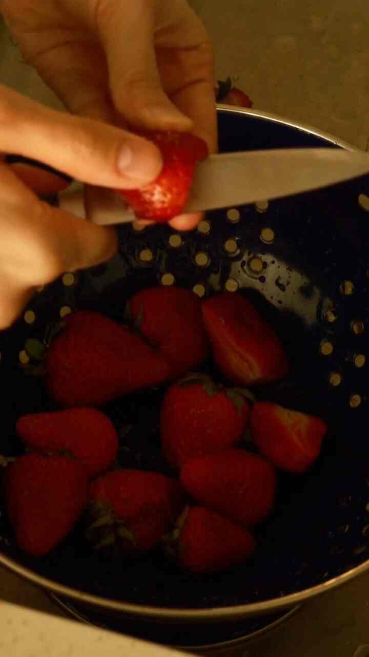 strawberry croissant, anyone?
#desert #homebody #strawberry