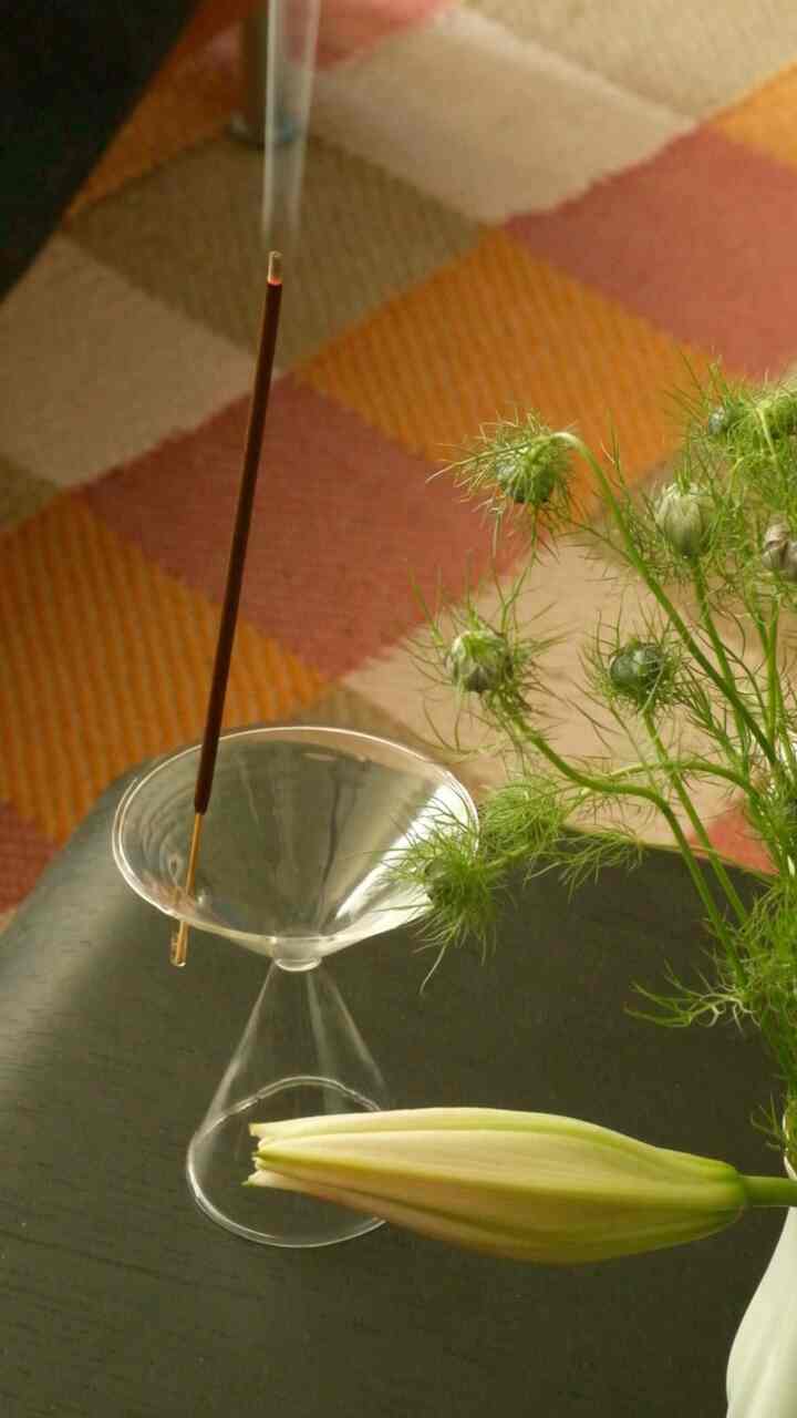 morning vs night comfort 💆‍♀️

#candle #incense #morningritual #nightritual 

