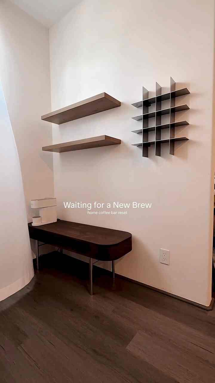 Setting up a coffee corner.


#coffeecorner #coffeebar #shelf #cupboard #cupshelf #mug #cup #coffeestation #homecafe #plant 