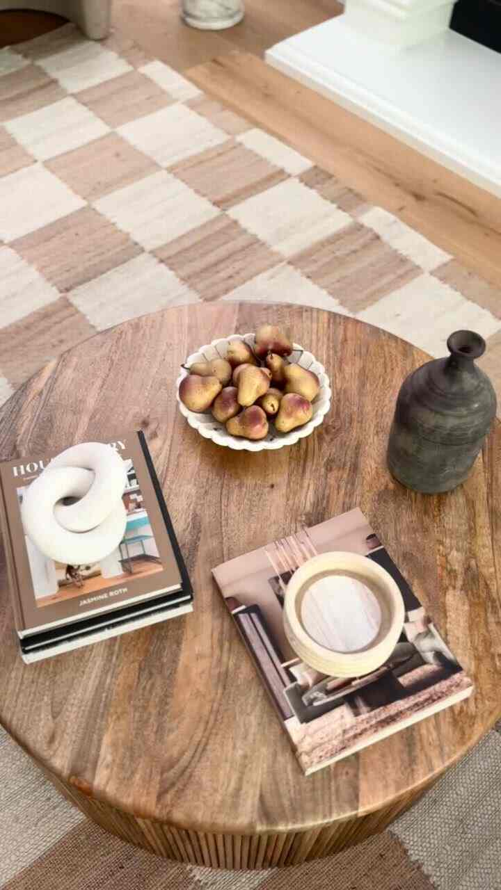 Faux fruit and books add interest to your cofee tables! #homedecorbooks #fauxfruit #coffeetabledecor
