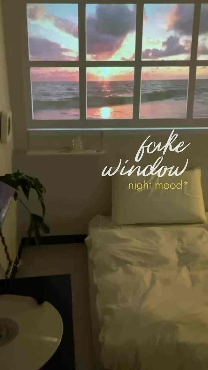 fake window🎧
Using a beam projector