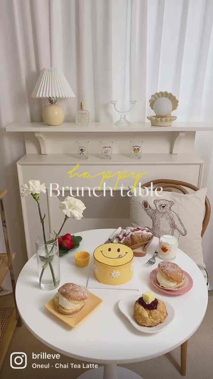 Bbangsooni's brunch table 🙂🥪🍓