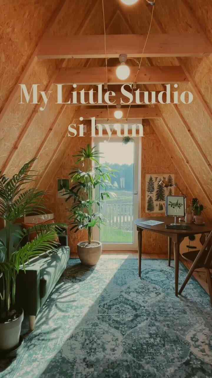 Hello :) I'm Sihyeon, an illustrator who works on digital drawings with an iPad. Let me introduce you to my home office🧡 It's a small space, but it's filled with things I like, so it's a very precious space for me :)