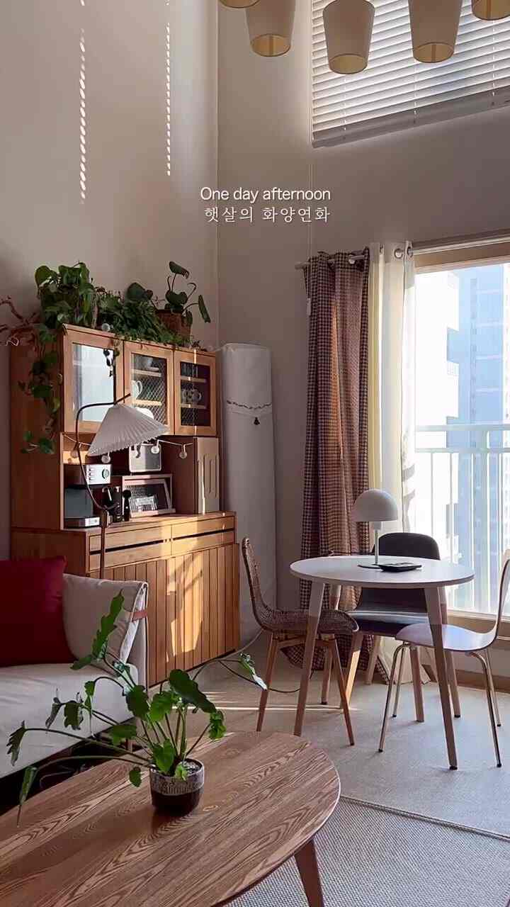 Ordinary ordinary day,

www.instagram.com/sunshine.hometerior