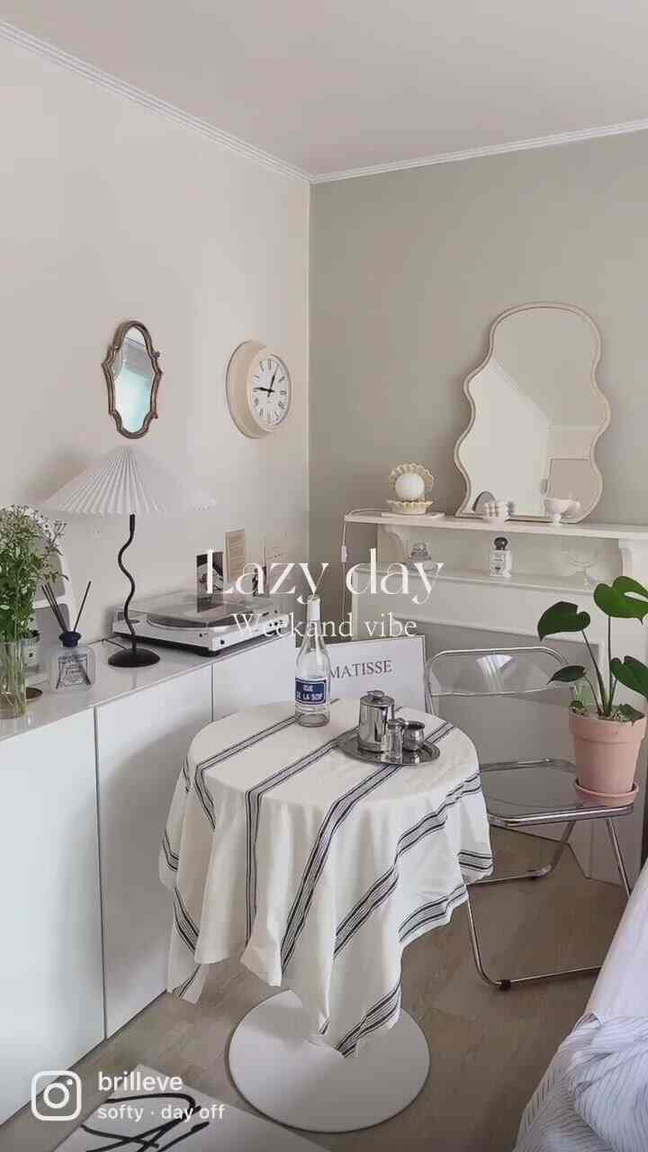 After a long time, I listened to music on the turntable,

and changed the tablecloth,

and changed to a summer blanket,

and had a lazy but diligent weekend mood.