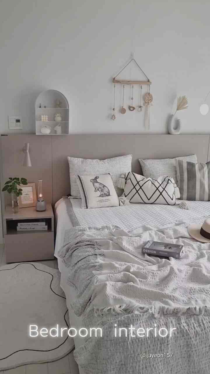 Hari-hari ini, saat musim hujan, saya tidak bisa tidur nyenyak karena pengap dan tidak nyaman, tetapi belakangan ini, ketika saya tidur di atas bantalan pendingin yang sejuk, sejuk sekali dan saya bisa tidur nyenyak sekarang aku mengganti selimut hangatku dengan selimut musim panas yang tipis.