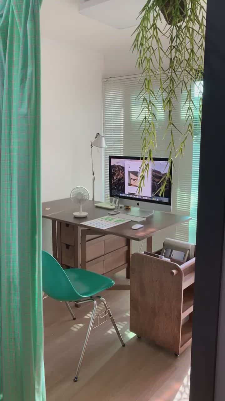 My first three-room studio in my 20s! This is my study/workroom ♥