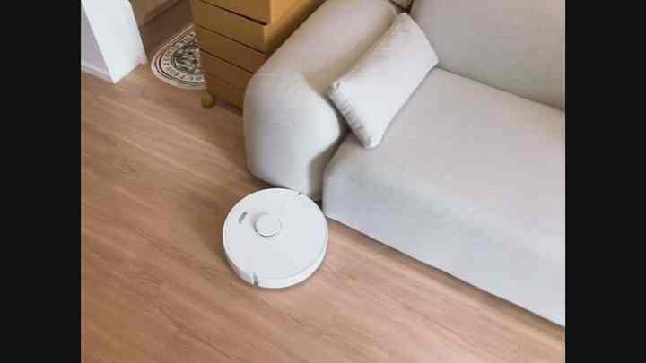 可愛いけどスマートに掃除するロボラック！
ラグの上でも問題なく自動充電で
塵埃まで知ってチャック！
人生の質は変わりますよ〜^^