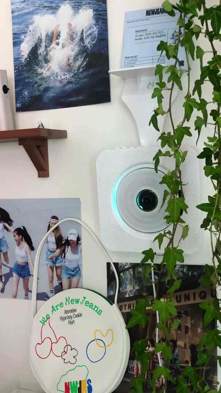 中딩の後にブロマイドで壁を飾った、、💙 
（ハルミは幸せです）
天気が非常に青く青く感じられる日なので、ニュージースの歌まで