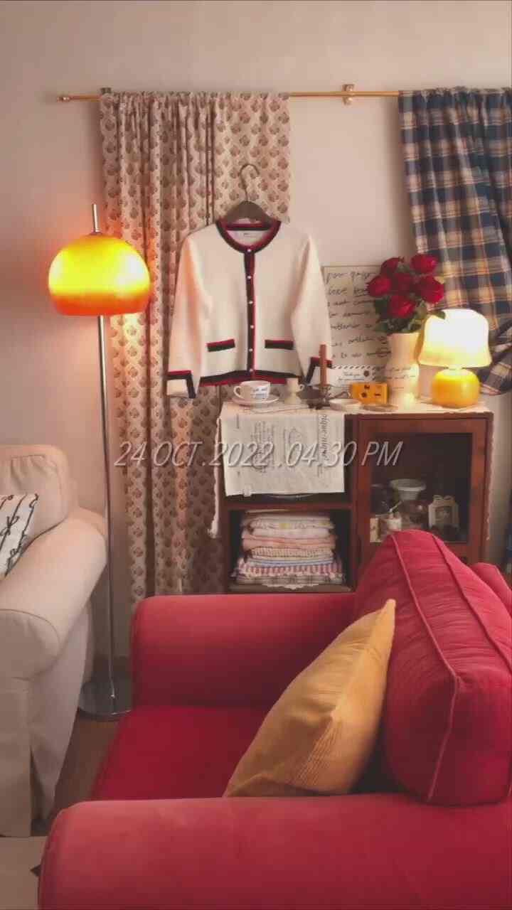 Insta @mrs_ryu_log
Living room at 4:30 this afternoon💛